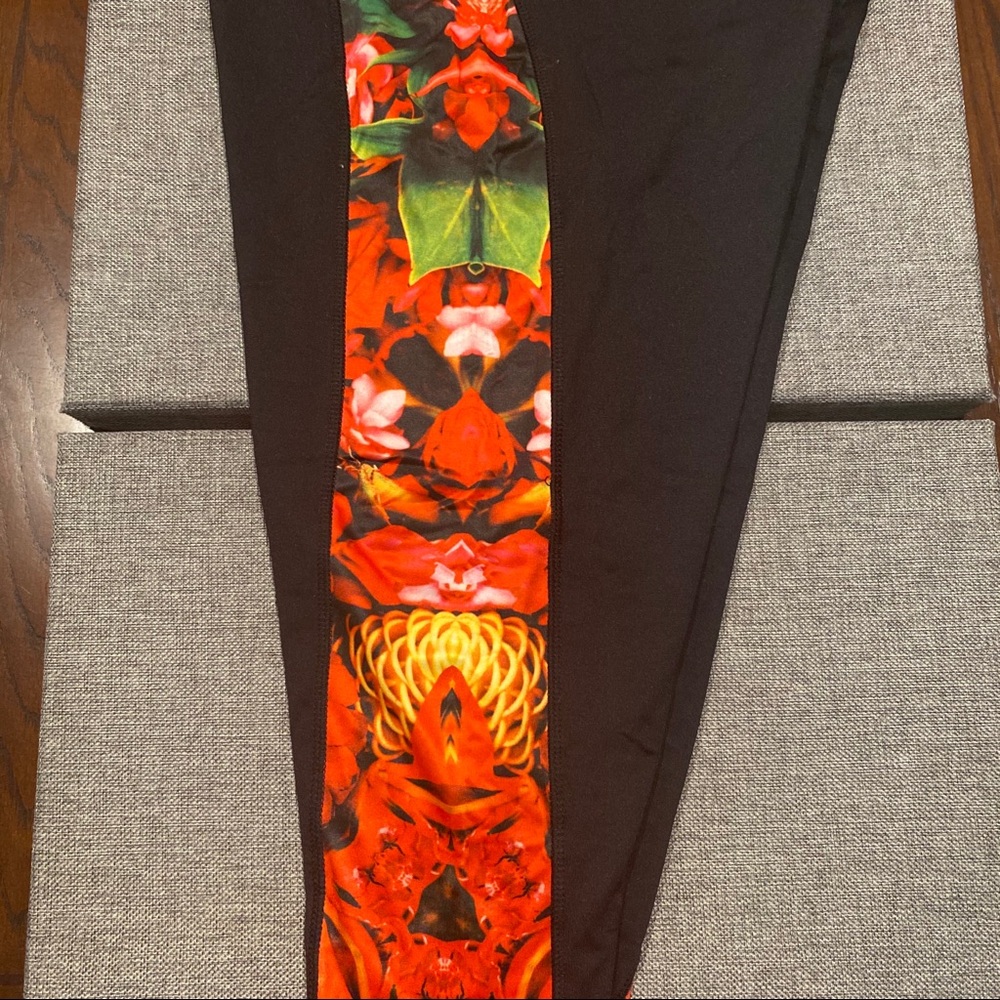 LuLaRoe workout Capri leggings